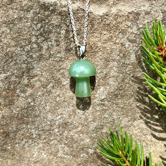 Green Aventurine Gemstone Mushroom Necklace - Picture 3 of 4